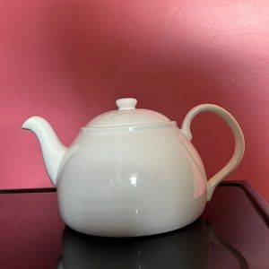 White Teapot